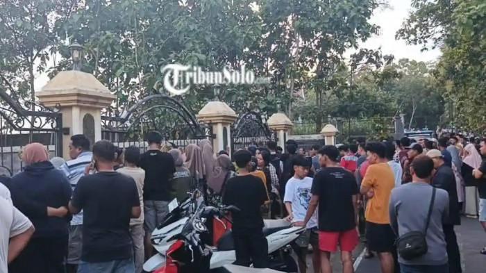 PERAMPOKAN DI BOYOLALI - Rumah diduga korban perampokan di Pengkol, Karanggede, Boyolali pada Kamis (29/1/2026). Satu orang anak diketahui meninggal.