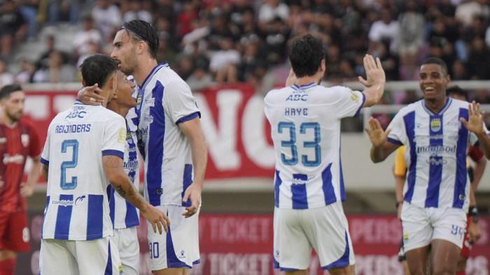 PERSIB masih kokoh dalam menjaga puncak klasemen Super League 2025/26. Dijamu Persis Solo pada pekan ke-19 yang berlangsung di Stadion Manahan, Surakarta, Sabtu 31 Januari 2026, PERSIB menang tipis 1-0.