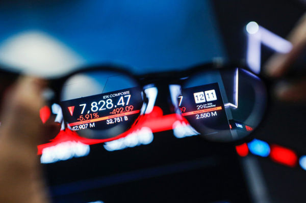 Layar digital menampilkan pergerakan Indeks Harga Saham Gabungan (IHSG) di Bursa Efek Indonesia, Jakarta, Kamis (29/1/2026). Foto: Asprilla Dwi Adha/ANTARA FOTO