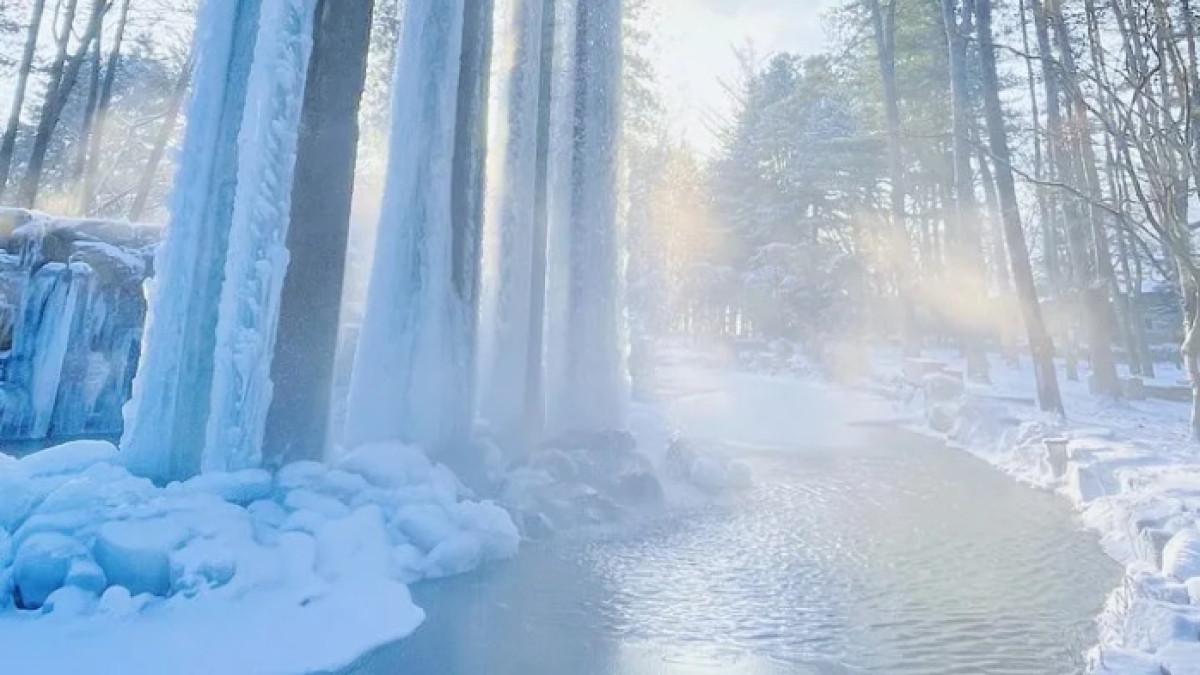 Eobi Ice Valley, destinasi populer di Korea Selatan untuk menikmati musim salju.