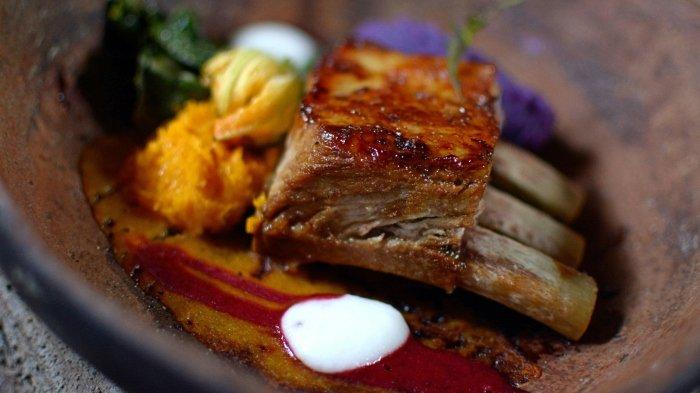 Ilustrasi hidangan iga bakar buat makan siang di Jakarta