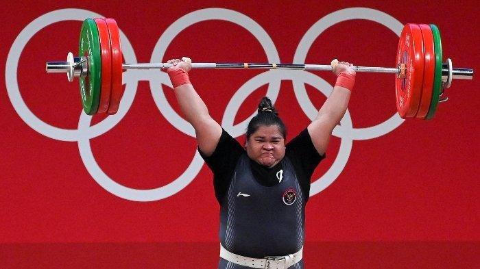 Lifter Indonesia, Nurul Akmal berlaga dalam cabang angkat besi +87kg putri pada Olimpiade Tokyo 2020 di Tokyo International Forum di Tokyo pada 2 Agustus 2021.