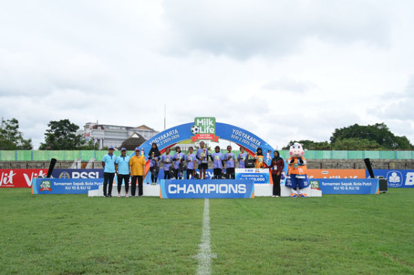SDN Nglarang juara U-10 MilkLife Soccer Challenge Yogyakarta Seri 2 2025/26. Foto: Dok. MilkLife Soccer Challenge