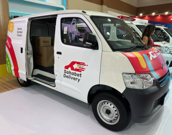 Deretan mobil komersil Daihatsu Gran Max yang tampil di GIICOMVEC 2024.  Foto: Astra Daihatsu Motor 