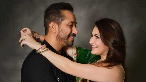 अजय देवगण तब्बू यांच्या भूमिका असलेला 'दृश्यम 2' हा चित्रपट बॉक्स ऑफिसवर चांगलाच गाजला होता. या चित्रपटाचा दिग्दर्शिक अभिषेक पाठक लवकरच त्याच्या आयुष्याच्या एका प्रवासाची सुरुवात करणार आहे. अभिषेकची पत्नी गरोदर असून त्यांच्या घरी लवकरच पाळणा हलणार आहे. 