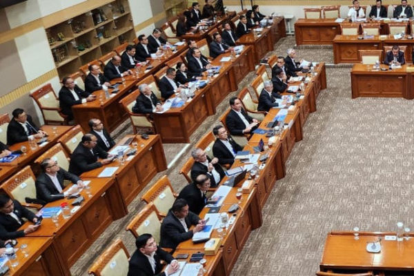 Komisi III DPR RI menggelar rapat kerja bersama BNN di DPR, Selasa (3/2/2026). Foto: Abid Raihan/kumparan