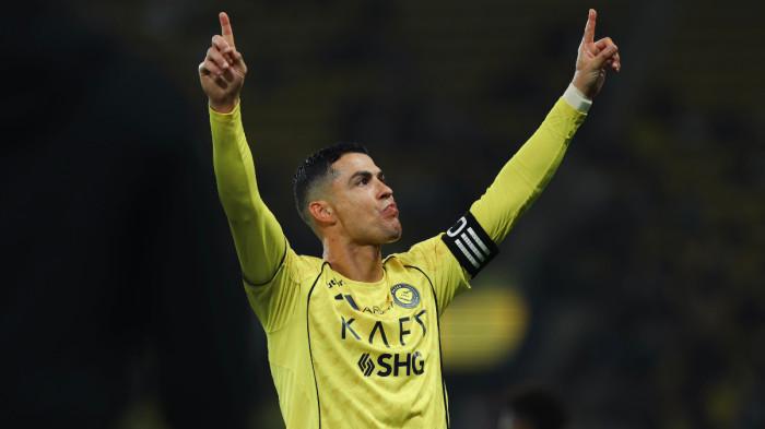 SELEBRASI RONALDO - Bintang Al Nassr, Cristiano Ronaldo sedang merayakan gol saat pertandingan melawan Al Okhdood pada pekan ke-11 Liga Arab Saudi di Al-Awwal Park, Jeddah, Sabtu (27/12/2025) malam WIB.