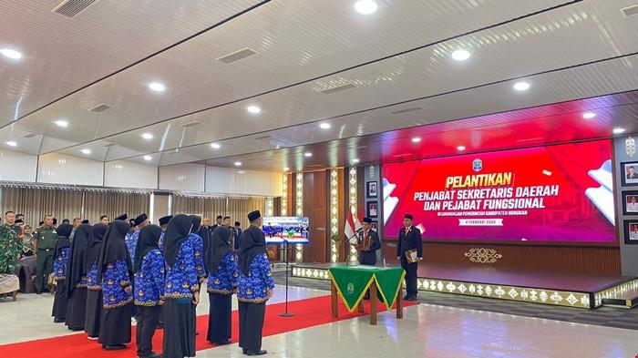 PENJABAT SEKDA NUNUKAN - Bupati Nunukan, Irwan Sabri, melantik Raden Iwan Kurniawan sebagai Penjabat Sekda Nunukan, pada Rabu (4/2/2026) pagi ini.