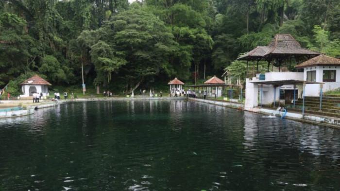 BALONG KERAMAT CIGUGUR IKAN DEWA