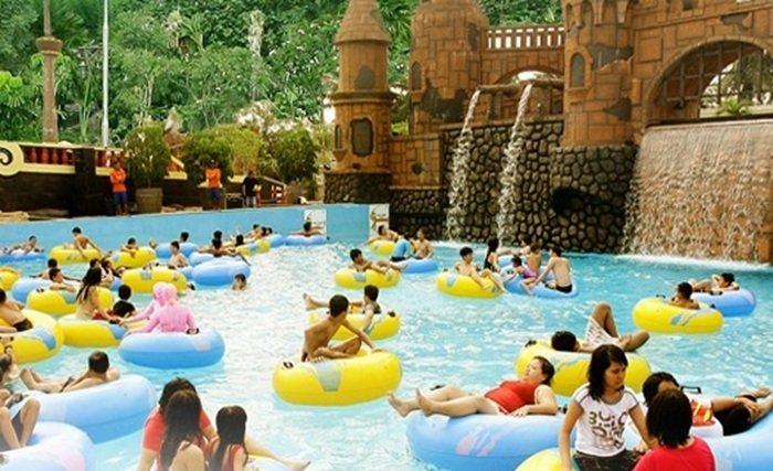 WISATA TANGERANG - Potret wahana kolam di Ocean Park BSD, Tangerang, Banten, Rabu (18/6/2025). Ocean Park BSD bisa menjadi tempat wisata pilihan untuk menikmati liburan. Cek harga tiket masuknya berikut!