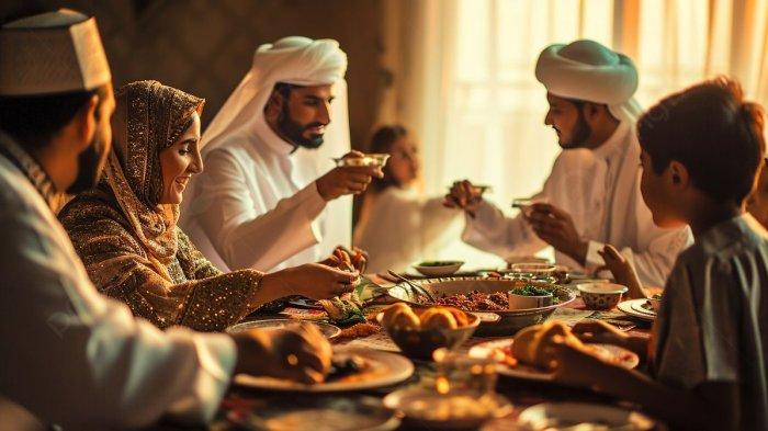 BUKA PUASA- Ilustrasi sebuah keluarga saat melaksanakan buka puasa dengan penuh kesederhanaan.