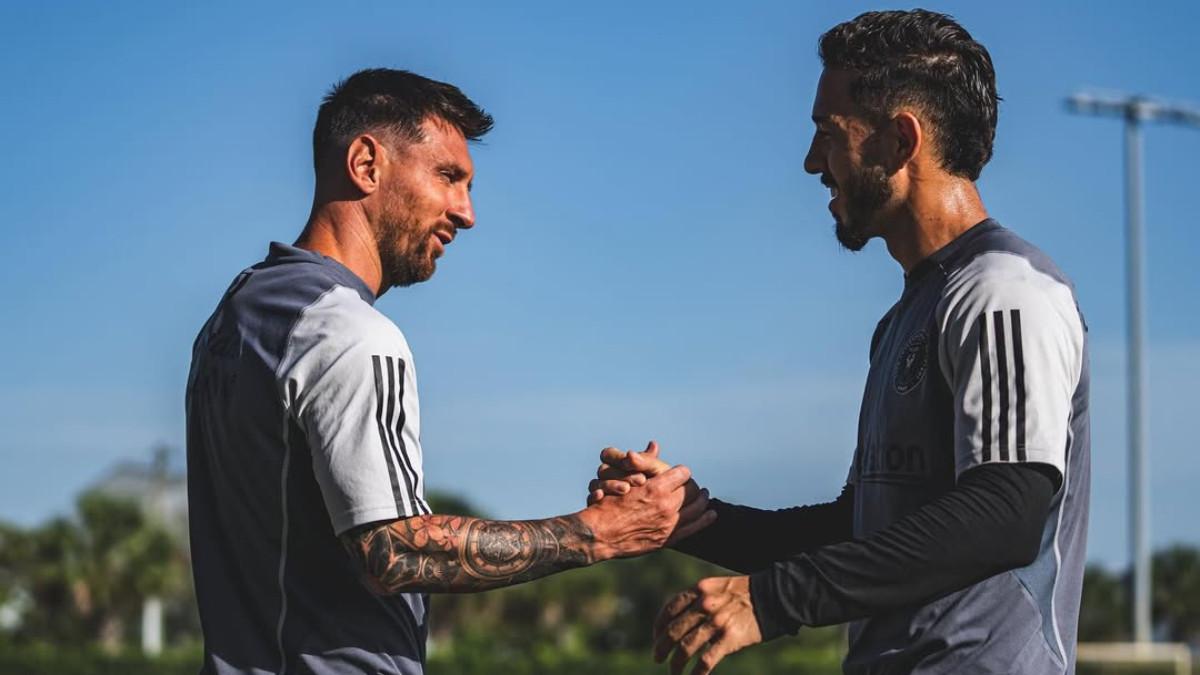 RUMOR TRANSFER - Foto Jean Mota bersama Messi saat di Inter Miami. Jean Mota kini dikabarkan akan gabung Persija Jakarta.