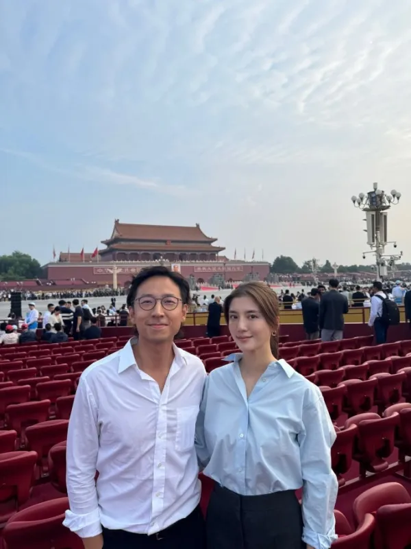 Karena Ng (R) and her husband Brian Sze. Photo from Instagram/@brian_sph