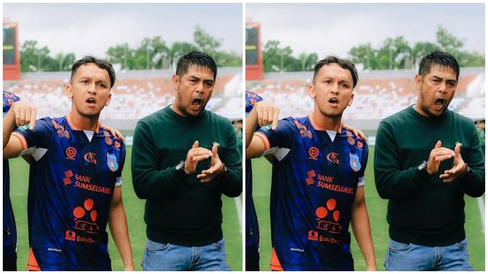 RACHMAD DAN NIL - Kapetn tim Sumsel United Rachmad Hidayat dan head coach Nil Maizar pada laga putaran kedua Pegadaian Championship 2025/26 di Stadion Gelora Sriwijaya Jakabaring Palembang.