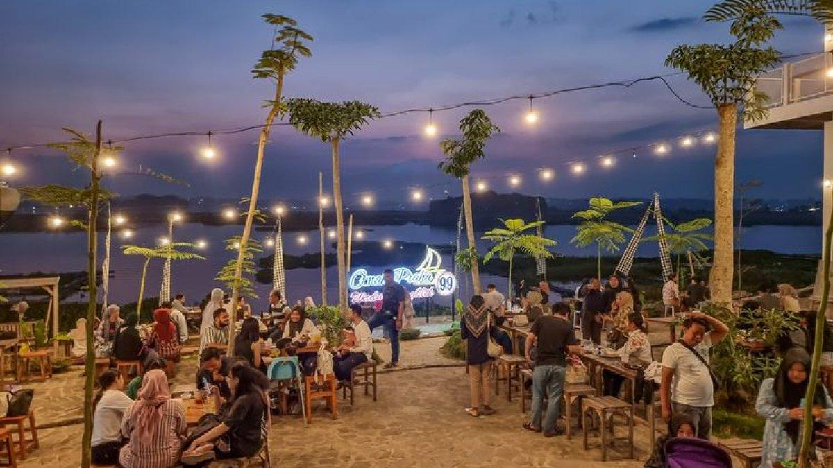 WISATA DI BOYOLALI - Suasana petang di Omah Prau 99 Waduk Cengklik.