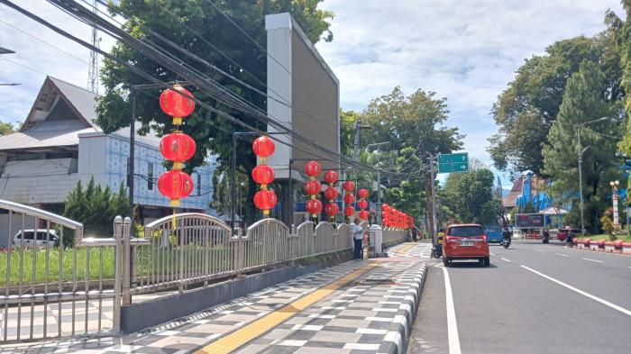 IMLEK 2026 - Lampion yang dipasang di Kantor Wali Kota Manado