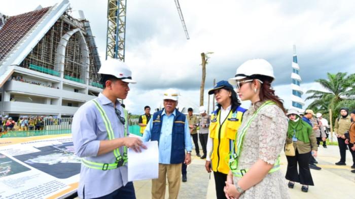 GIBRAN DI IKN - Wapres Gibran kembali ke Jakarta usai melakukan kunjungan kerja selama kurang lebih dua hari di IKN Nusantara, Kalimantan Timur, Rabu (31/12/2025). Sebelum meninggalkan IKN, Gibran sempat meninjau sejumlah proyek starategis termasuk diantaranya pembangunan masjid IKN.