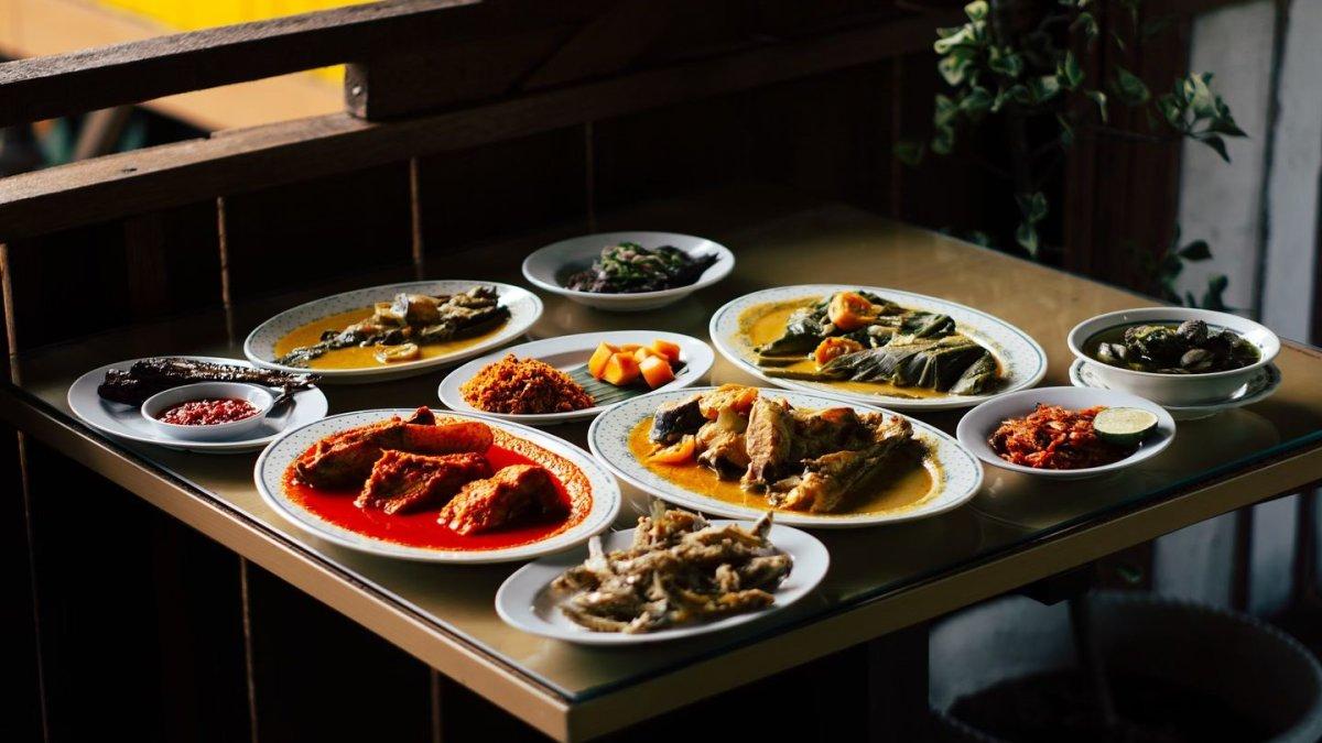 Pilihan menu di Pondok Patin HM Yunus Pekanbaru Riau.