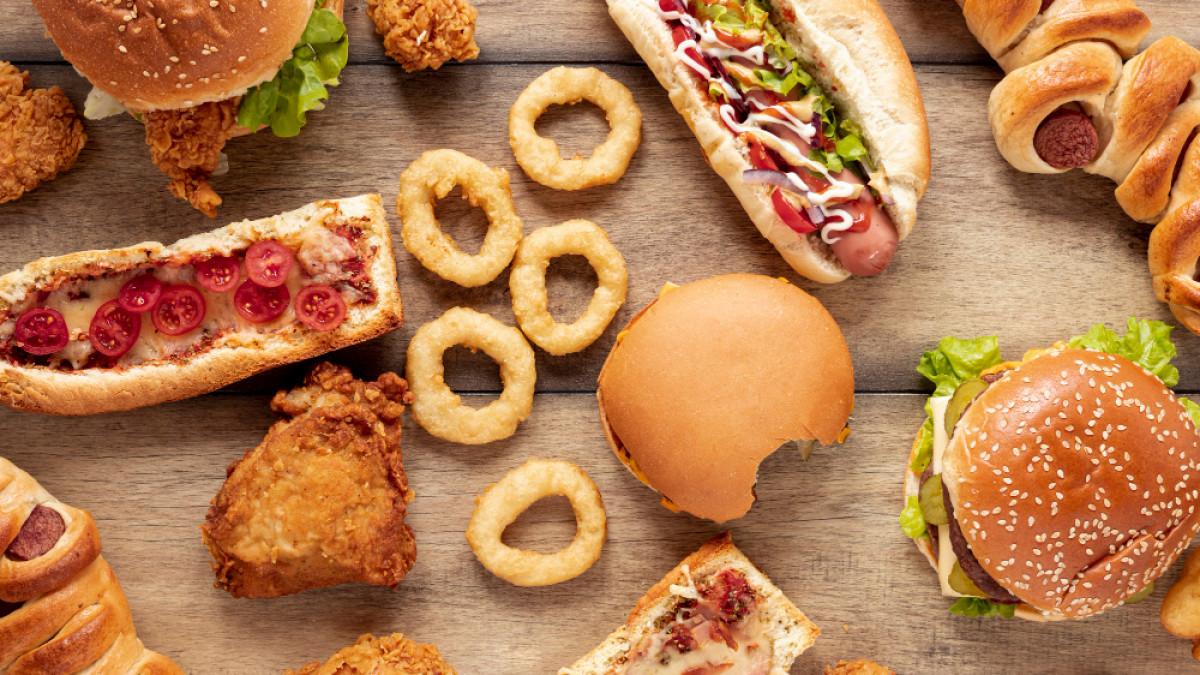Ilustrasi makanan cepat saji atau fast food yang bisa membahayakan kesehatan jika dikonsumsi terlalu banyak