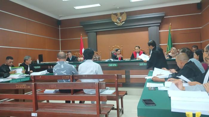 SIDANG KORUPSI - Sidang lanjutan kasus korupsi dana bantuan IsDB dan RMP di Universitas Sam Ratulangi (Unsrat) digelar, Jumat (6/2/2026). Sidang yang beragenda pemeriksaan alat bukti dan saksi dari Jaksa Penuntut Umum ini berlangsung di Ruang Prof Dr Wirjono Prodjodikoro SH, Pengadilan Negeri Manado, Jalan Adipura Raya, Kelurahan Kima Atas, Kecamatan Mapanget, Kota Manado, Sulawesi Utara.