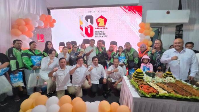 TERIAKAN - Acara peringatan HUT Gerindra di Sulawesi Utara. Pada acara yang digelar di Kantor DPD Gerindra Sulut Teriakan dukungan kepada Ketua DPD Gerindra Sulut, Mayjen TNI (Purn) Yulius Selvanus Komaling (YSK), menggema dari seluruh kader yang hadir