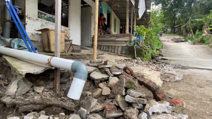 RUMAH HAMPIR ROBOH-TERDAMPAK-JANGLI