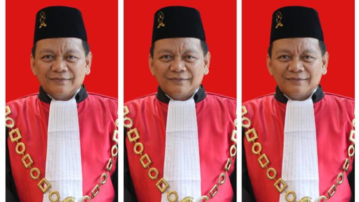 OTT KPK DI DEPOK - Wakil Ketua Pengadilan Negeri (PN) Depok, Bambang Setyawan menjadi sorotan publik setelah terjaring Operasi Tangkap Tangan (OTT) KPK, Kamis (5/2/2026) malam. Dia ditangkap terkait dugaan suap pengurusan perkara. Bambang baru dua tahun menjabat sebagai Wakil Ketua PN Depok.