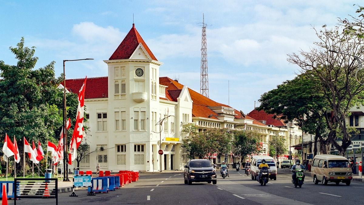 Kota Lama Semarang, satu tempat wisata di Semarang Utara yang bisa kamu kunjungi untuk mengisi waktu libur.