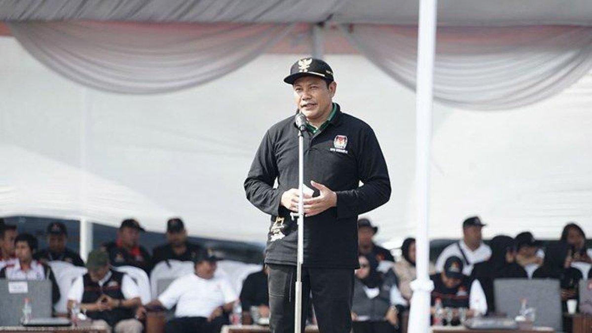 Subandi, saat menjadi Wakil Bupati Sidoarjo saat menghadiri apel siaga pengawasan tahapan masa tenang Pemilu 2024. (Surabaya.tribunnews.com/M Taufik)