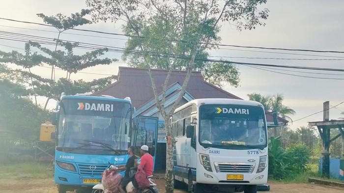 JADWAL DAMRI - Tampak suasana di pool Damri yang terletak di Jalan Perintis, Desa Tideng Pale, Kecamatan Sesayap, Kabupaten Tana Tidung, Kalimantan Utara, saat diabadikan belum lama ini. Inilah jadwal Damri rute Tana Tidung ke Tanjung Selor dan Malinau, Provinsi Kaltara, pada Sabtu (7/2/2026), dimana tiket termurah sebesar Rp 20 Ribu per orang.
