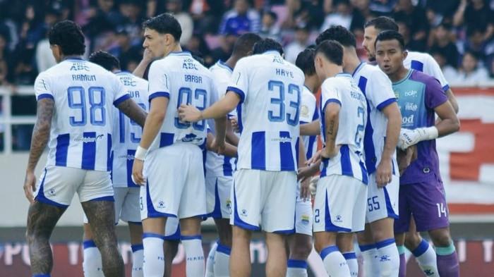 PERSIB berjuang mempertahankan puncak klasemen saat bertandang ke markas Persis Solo di Stadion Manahan pada laga pekan ke-19 Super League 2025/2026, Sabtu, 31 Januari 2026