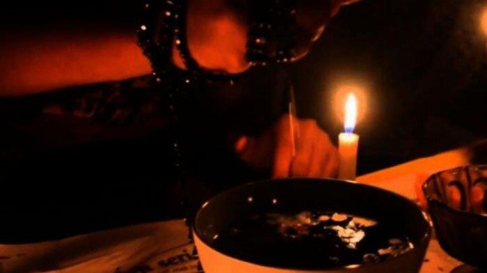 DUKUN PENGGANDA UANG - (Ilustrasi) Seorang dukun pengganda uang palsu di Lampung Tengah berakhir diadili. Ia sempat minta sajen lele goreng.