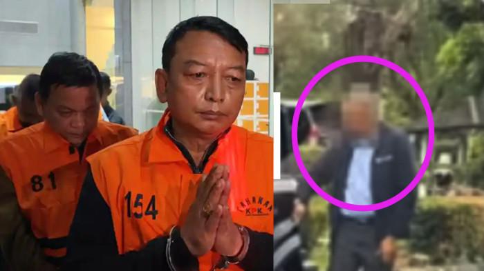 DITANGKAP -  Direktur Utama PT Karabha Digdaya, Trisnadi Yulrisman (kanan) sebelum ditangkap karena menyuap ketua-wakil ketua Pengadilan Negeri Depok.