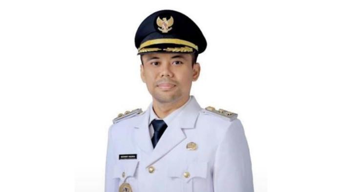 Potret Benny Indra Ardhianto: Wakil Bupati Klaten Benny Indra Ardhianto saat diwawancarai di Klaten yang dikabarkan meninggal dunia pada Sabtu (7/2/2026) setelah sempat dirawat di RS Kariadi Semarang.