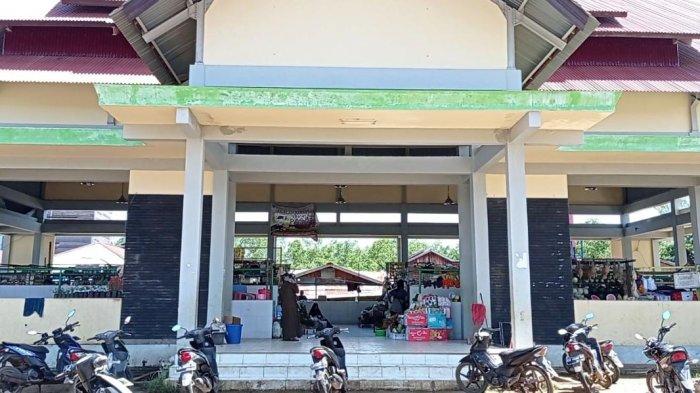 PASAR IMBAYUT TAKA -Pasar Imbayut Taka yang berada di Desa Tideng Pale, Kecamatan Sesayap, Kabupaten Tana Tidung hingga saat ini masih beroperasi.