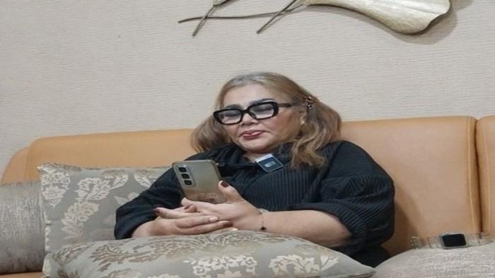 EVA MANURUNG - Eva Manurung ketika ditemui di Pancoran, Jakarta Selatan pada Selasa (30/12/2025). Ibunda Virgoun melontarkan sindiran terhadap Inara Rusli usai berdamai dan mencabut laporan terhadap Insanul Fahmi.