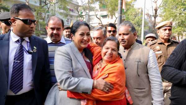 Cm Rekha Gupta Metro