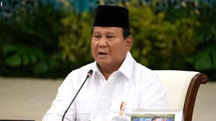 PRESIDEN PRABOWO - Presiden Prabowo Subianto menyindir sejumlah pejabat negara yang berfoto-foto saat mengunjungi korban bencana.
