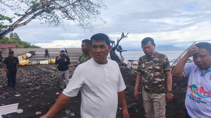 KOMITMEN - Wakil Gubernur Sulawesi Utara Victor Mailangkay menegaskan komitmen pemerintah daerah dalam menjaga kebersihan pesisir Teluk Manado.