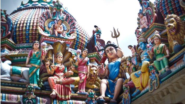 Kuil Sri Mariamman, satu tempat wisata populer di Singapura.