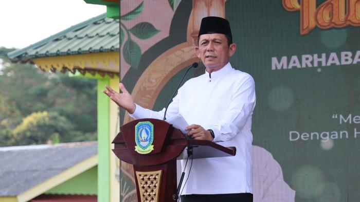 PEMPROV KEPRI - Gubernur Kepulauan Riau, H Ansar Ahmad saat menghadiri Tabligh Akbar dan Doa Bersama menyambut Ramadan 1447 Hijriah di halaman Balai Kelurahan Pulau Penyengat, Sabtu (7/2/2026).