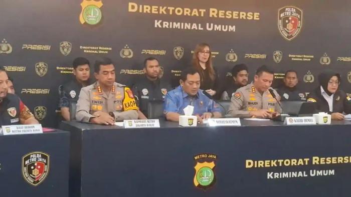PERDAGANGAN ANAK -Direktur Reserse Kriminal Umum Polda Metro Jaya Kombes Pol Iman Imanuddin mengungkap kasus dugaan perdagangan anak melibatkan jaringan lintas wilayah di Mapolda Metro Jaya, Jakarta Selatan, Jumat (6/2/2026).