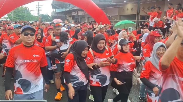 ANTUSIAS - Ribuan peserta JJS BHC Run 2026 sangat antusias pada Minggu (8/2/2026).