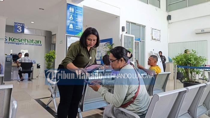 LAYANAN: Pelayanan peserta Jaminan Kesehatan Nasional (JKN) di kantor BPJS Kesehatan Cabang Utama Manado, Jalan 14 Februari Teling Atas, Wanea, Jumat (6/2/2026). Warga datang membludak