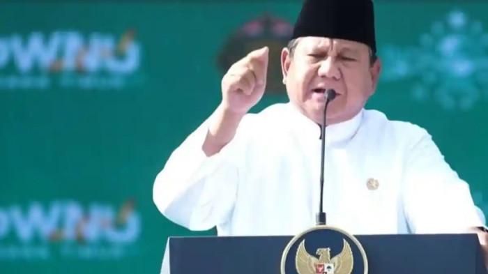 Presiden Prabowo Subianto saat memberikan sambutannya di acara Mujahadah Kubro Satu Abad Nahdlatul Ulama (NU) di Stadion Gajayana, Malang, Jawa Timur, Minggu (8/2/2026). (Tangkapan layar/TVNU)