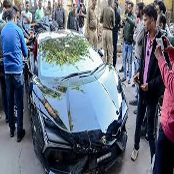 kanpur luxury car accident