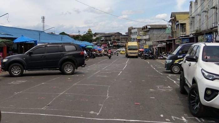 JALAN KEDONDONG - Foto Jalan Kedondong, Kota Bengkulu. Pemkot Bengkulu menyiapkan Jalan Kedondong sebagai pasar subuh resmi, relokasi 151 pedagang tahap awal, beroperasi pukul 17.00–07.00 WIB.