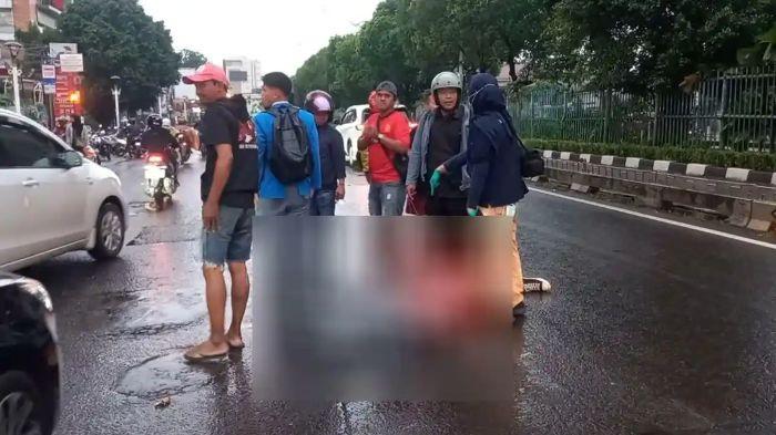 KECELAKAAN MAUT - Pelajar SMK berinisial AI yang tewas dalam kecelakaan lalu lintas di Jalan Matraman Raya, Matraman, Jakarta Timur, Senin (9/2/2026)