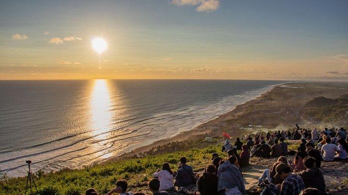 Bukit Paralayang Parangtritis