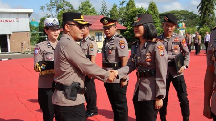 MUTASI POLRI - Suasana di sela seremoni serah terima jabatan 3 posisi perwira strategis di lingkup Polres Malinau, Senin (9/2/2026). Jabatan Kasatlantas, Kabag REN hingga Kabag SDM ganti nahkoda. (TRIBUNKALTARA.COM / MOHAMMAD SUPRI)